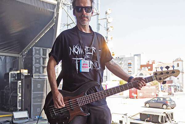 Bassist Manel Gomes with the Aria Pro II RSB-700WP/5